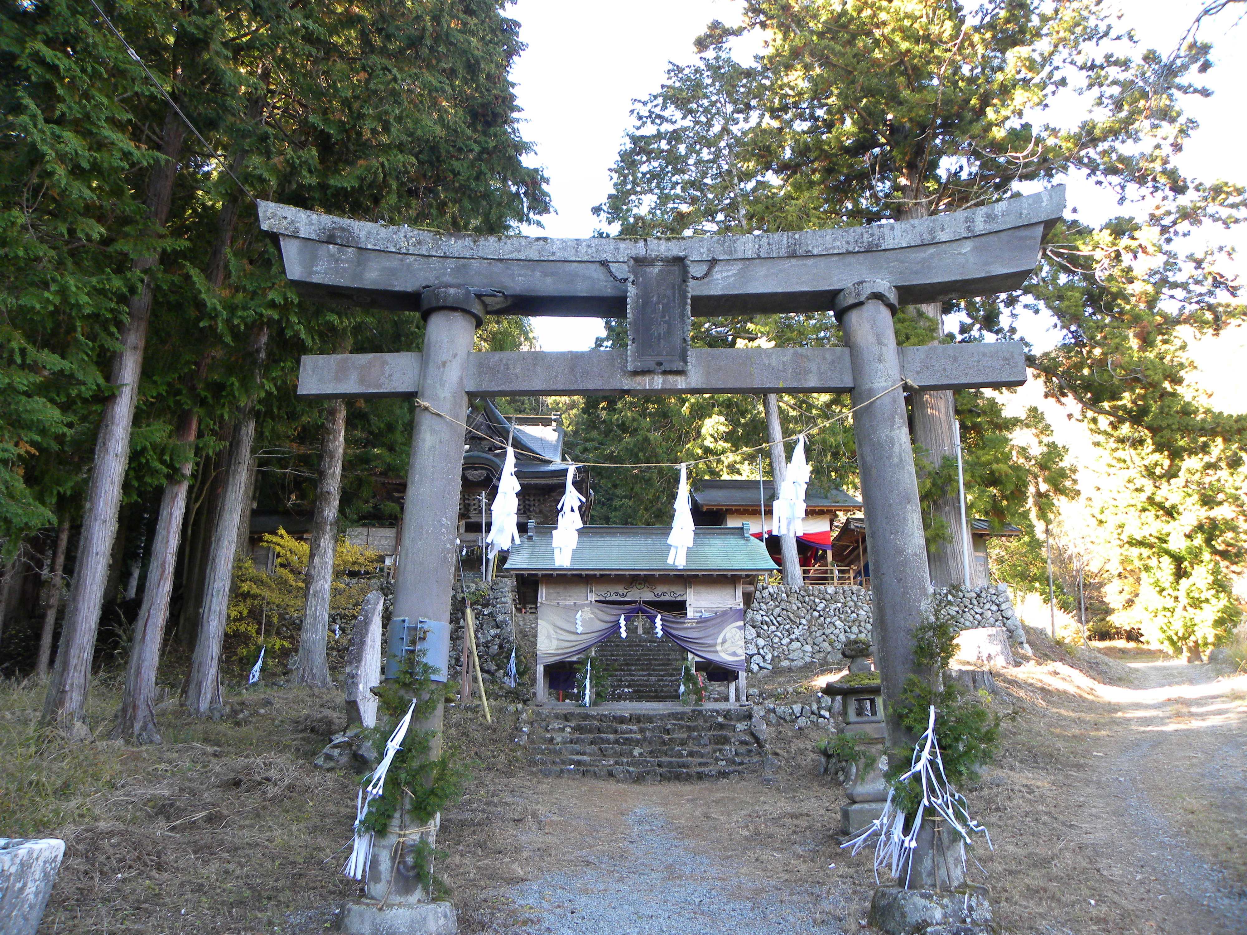 高尾穂見神社入口